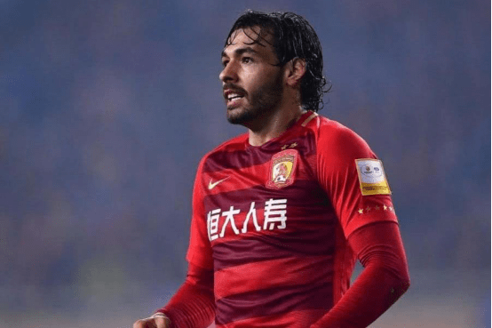  法甲金靴争夺激烈，三人同入二十球大关  