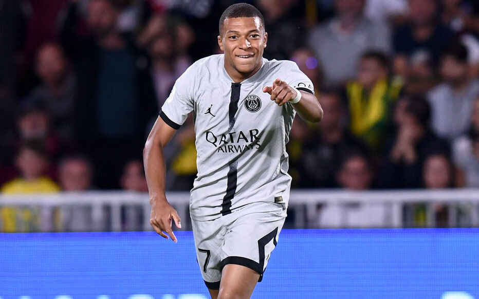  法甲金靴争夺白热化 拉卡泽特紧追姆巴佩  